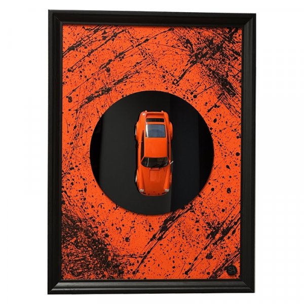 Modellauto Porsche 911 Carerra RSR Solido 1:18 auf Acrylbild orange